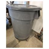 Rubbermaid Trash Can On Wheels