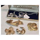 Trifari Necklace, (4) Broaches