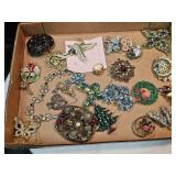 (21+) Broken/Missing Vintage Brooches, Necklace
