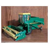 Metal John Deere 660 Combine w/Metal Header