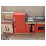 Children's Kitchen Set w/Dishes
