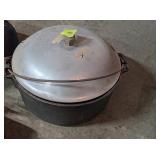 Wagner Cast Iron Dutch Oven, Aluminum Lid