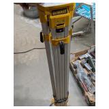 Dewalt DW0736 Type 1 Construction Tripod