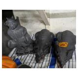 Gargolye and  (2)Rats