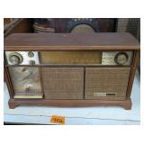 GE Dual Speaker C1560A Radio