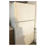Kenmore Refrigerator with Ice Maker - Works