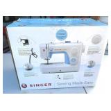 Singer Simple 3221 Sewing Machine in Box