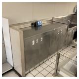 STAINLESS STEEL WORK TABLE