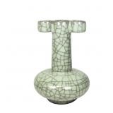 Chinese Ge-Type Crackle-Glazed Arrow Vase