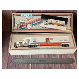 Vtg ERTL Hooters Transporter Mint in Box 1/64