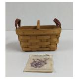2003 Longaberger Berry Basket with Wood Divider