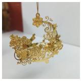 2021 The Danbury Mint Christmas Santa and Sleigh