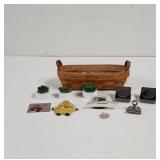 1993 Longaberger Basket with refrigerator magnets