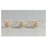 Vintage Universal Potteries Cambridge Cattails