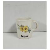 Vintage cream-colored ceramic 'Mom' coffee mug