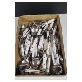 Stainless steel white handled cutlery set