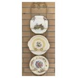 3 decorative plates & rack -G