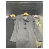 Womenï¿½s Coats Size 6 - J