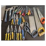 Tools, Hammer, Saws, Snips, Screwdrivers -N