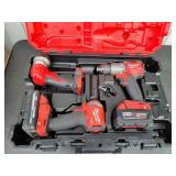 MILWAUKEE 18V 1/2' Drill, Impact Driver & Light