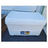 IGLOO 76-Can Chest Cooler