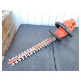 BLACK & DECKER Electric Hedge Trimmer HS1010