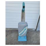 ORECK XL Vacuum Cleaner, Working