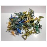 (QTY) Assorted Army Men