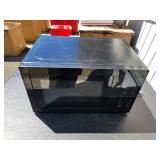 MAGIC CHEF Microwave, Working
