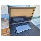 SONY 32' LCD TV & SONY CD/DVD Player