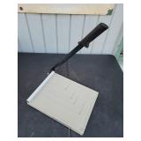HARBOR FREIGHT 12' Paper Cutter