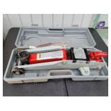 LARIN Hydraulic 4,500 lb. Floor Jack