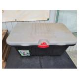 RUBBERMAID 20-Gallon Storage Container