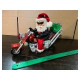 Motorcycle Santa - Plays 'Born to be Wild'