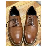 Men's Brown Van Heusen Dress Shoes; Size 11