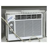 GE Window Air Conditioner 5100 BTU - Works