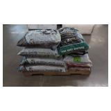 Pallet of Assorted Mulch