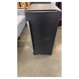 EdgeStar 15in Built In Ice Maker (Black)