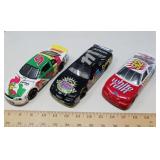 COLLECTIBLE MODEL RACE CARS / 3 PCS