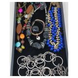 BOLD & COLORFUL JEWELRY LOT / MIXED