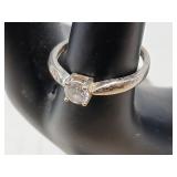 .925 RING WITH CLEAR STONE SIZE 8