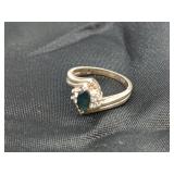 .925 SILVER RING W/ OVAL STONE & SIDE STONES