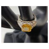 .925 SILVER RING W/ YELLOW STONE / JEWELRY