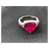 JEWELRY / RING / ,925 WITH DARK RED STONE