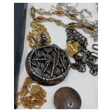 ASSORTED JEWELRY ITEMS