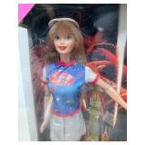 DISNEY EXCLUSIVE 1998 WORLD 2000 BARBIE