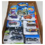 COLLECTIBLE HOT WHEELS / TOY VEHICLES / 8 PCS
