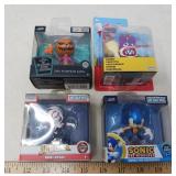 NOVELTY FIGURES LOT / 3 PCS