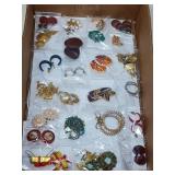 JEWELRY EARRING PAIRS