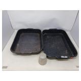 2 SPECKLED ROASTING PANS & MIRRO ALUMINUM CUP